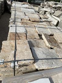 Basoli, gradini di recupero rivestimenti in pietra