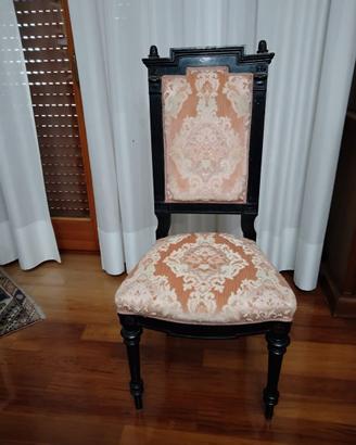Sedia antica imbottita
