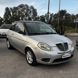 Lancia Ypsilon 1.3 MJT 75 CV Oro