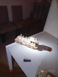 trenino artigianale in legno 