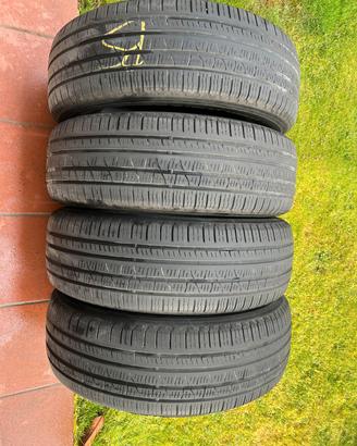 4 gomme 235 65 18 100 V Pirelli Scorpion 4 stagion