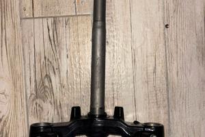 Piantone Yamaha Aerox nuovo