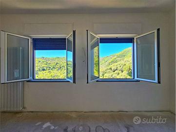 Attico / Mansarda di 99 m² con 3 locali e posto au