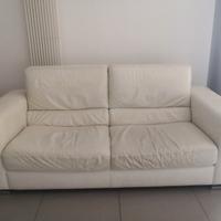 Divano bianco  3 posti + Pouf  