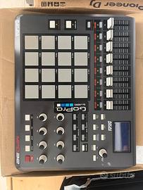 Akai MPD32