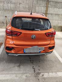 mg zs luxury 