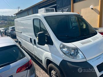 Peugeot boxer 2.2 120cv coibentato e refrigerato