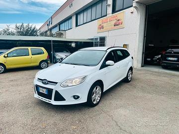 Ford Focus 1.6 120 CV GPL SW Titanium