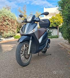 Piaggio Medley 125 ABS - con Parabrezza e Bauletto
