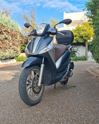 Piaggio Medley 125 ABS - con Parabrezza e Bauletto