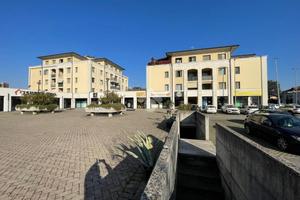 NEGOZIO A BAGNOLO MELLA