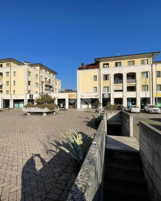 NEGOZIO A BAGNOLO MELLA