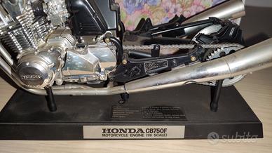 Honda CB750f motore Tamiya scala 1/6
