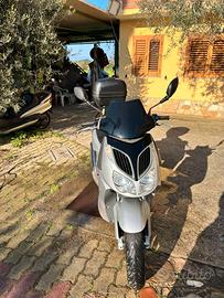 Scooter Aprilia sportcity 200