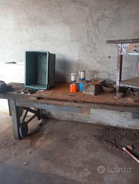 Vecchio banco da lavoro