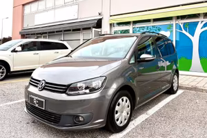 Volkswagen Touran 1.6 TDI 7 posti Neopatentati
