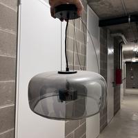 Lampadario con paralume in vetro fumè