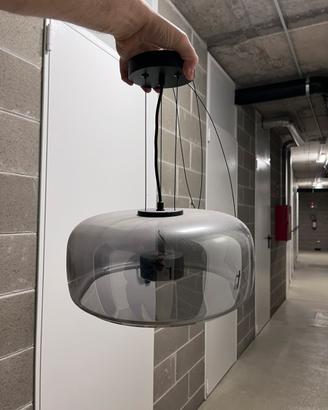 Lampadario con paralume in vetro fumè