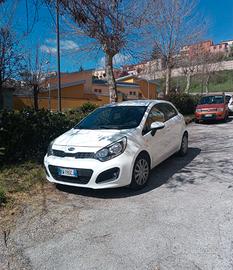 Kia Rio 1.200 a benzina