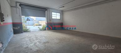 PRESSI VIA LIBICA - Magazzino di 75 mq ca. + 150 m