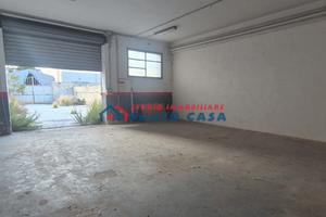 PRESSI VIA LIBICA - Magazzino di 75 mq ca. + 150 m