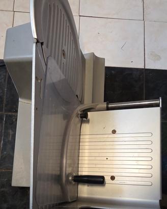 affettatrice 220 volt