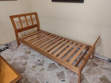 Letto singolo con rete a doghe