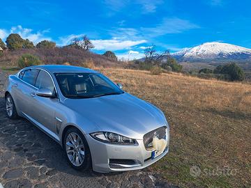 Jaguar XF Luxury 2.2D 