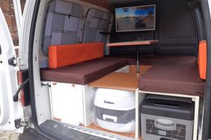 Kit mini camper VW Caddy + smart TV ,frigo, cucina