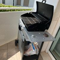 Barbecue a gas con pietra lavica