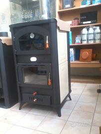 Termostufa  con  forno a legna, 24 kw