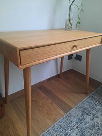 scrivania stile scandinavo 