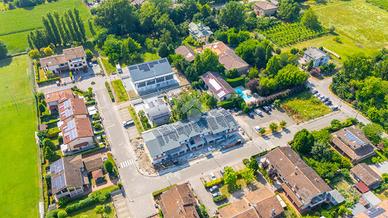 VILLA A SCHIERA A CARPI