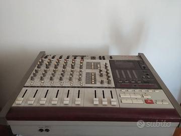 AKAI MG 614