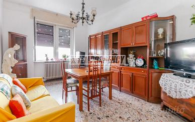 3 LOCALI DOPPIA ESPOSIZIONE DA PERSONALIZZARE!