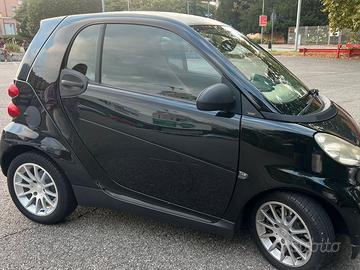 Smart Fortwo coupe automatica per i neopatentati