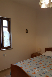 Casetta con corte annessa