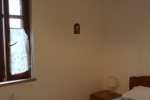 Casetta con corte annessa