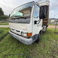 Nissan Cabstar (1ª serie) E 110.35 3.0 TDI PC