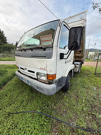 Nissan Cabstar (1ª serie) E 110.35 3.0 TDI PC
