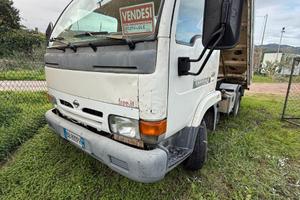 Nissan Cabstar (1ª serie) E 110.35 3.0 TDI PC