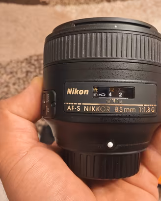 nikon 85mm 1.8 e 50mm f1.8 af-s