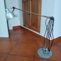 lampada da tavolo con spina