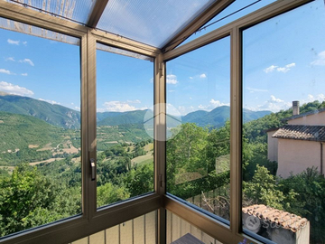 Casa indipendente Bugiano , cerreto di Spoleto