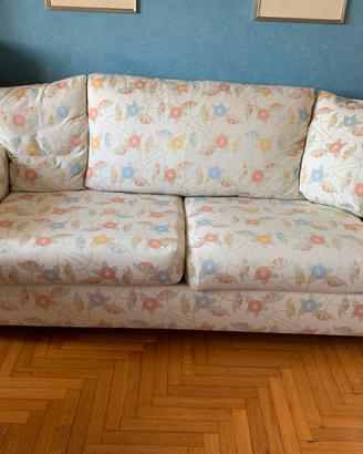 Divano doppio di cui uno divano letto