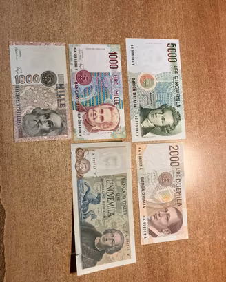 Lotto 5 banconote di cui 4 FDS
