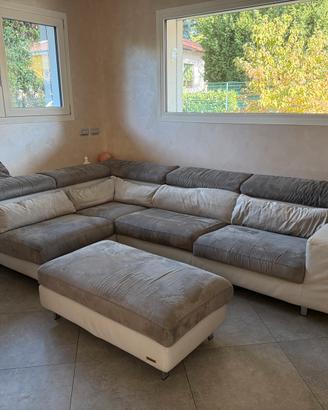 Divano angolare con pouf