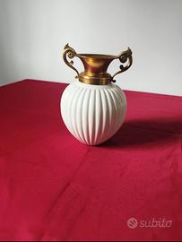 Vaso Anfora Vintage in Porcellana Bianca e Metallo