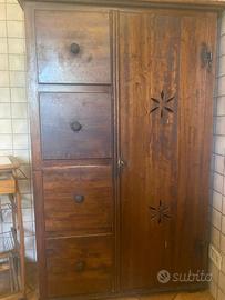 credenza legno scuro arte povera