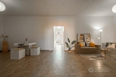 Casa semindipendente al piano terra con cortile